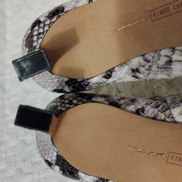 NWOT Vince Camuto Random Women\'s Bootie